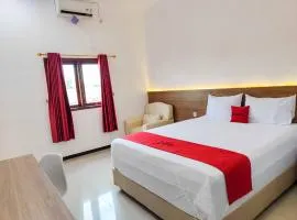 RedDoorz near Prambanan Temple