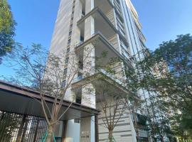 Rho Hotel柔居酒店公寓, hotel with parking in Bao'an