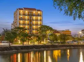 Royal Riverside Hoi An Hotel & Spa