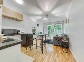 Appartement moderne, Metro 7, Parking et Jardin