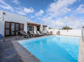 VILLAS LANZAROTE LOS ALTOS by NEW LANZASUITES Villa SERENA, self catering accommodation in Playa Blanca