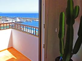 Piso en Candelaria con terraza, vistas al mar, aire acondicionado y garaje, Ferienunterkunft in Candelaria