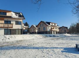 Lipno Apartments BERGMAX, Ski Areál Lipno 16min dojezd - Resort Malé Lipno s terasou a zahrádkou, parking free、チェルナー・フ・ポシュマヴィーのホテル