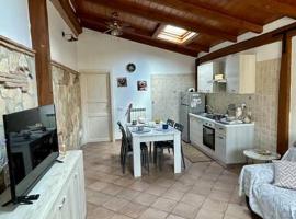 Casa vacanze profumo di mare, hotel v destinaci Fiumicino