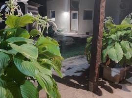 Lymore Guest house, hotel din Palamarza