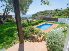 Lesal Villas Rentals, Villa Mar Azul, Tossa de Mar，位于滨海托萨的酒店