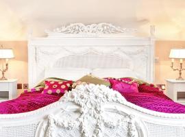 Lough Erne Resort Villa, Hotel in Ballycassidy