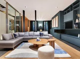 Fabulous House - a Gem in Chic Western Paris