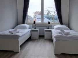 Zweibettzimmer "Grau" in zentraler Lage: Bremen'de bir otel