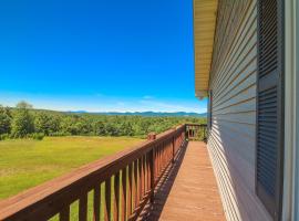 Sunset Over The Blue Ridge, holiday home in Jefferson