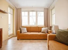 Spacious Apartment Victus with Parking and Balcony in Sopot by Noclegi Renters