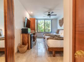 NHOA 211C Lux 1BR Condo Pool View in Aldea Zama, hotel v destinaci Tulum