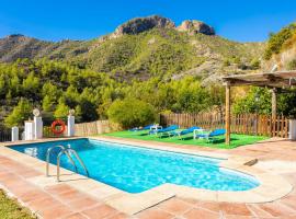 Cortijo Mari Carmen, отель в городе Маро