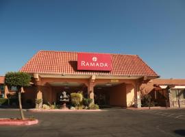 Ramada by Wyndham Fresno North, hotel in Fresno