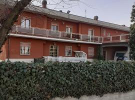 Gold House, hotel em Maranello