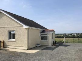 The Annexe - Spacious 2 bedroom detached cottage, hotel in Cardigan