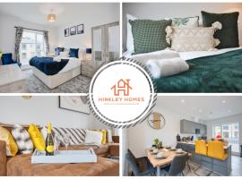 3 Homes 1 Plot - St Ives Bay - Perfect For Families & Large Groups, хотел в Uny Lelant