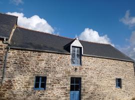 Gîte de la Blanche Hermine, 8 personnes, classé 3 étoiles, proche Mont St Michel, hotel em La Boussac