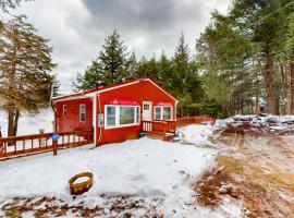 Hermit Lake Retreat, place to stay in Sanbornton