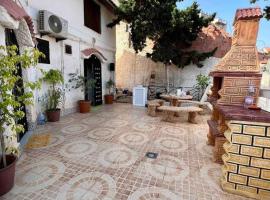 Magnifique Villa avec garage à 2min de la plage Saint-Rock, Ain El Turk, Oran – dom wakacyjny w mieście Aïn el Turk