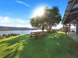 Lake Access - Mansfield - Sleeps 12, hotell i Mansfield