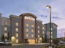 Park Inn by Radisson, Calgary Airport North, AB、にあるカルガリー国際空港 - YYCの周辺ホテル