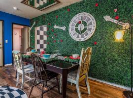 Alice- The Wonderland Experience, apartamento en Salem