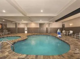 Country Inn & Suites by Radisson, Savannah Midtown, GA