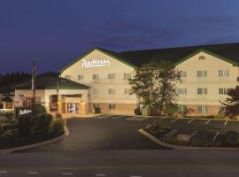 Radisson Hotel & Conference Center Rockford, hotel dekat Magic Waters Waterpark, Rockford