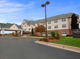 Country Inn & Suites by Radisson, Dundee, MI, hotel in Dundee