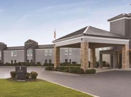Country Inn & Suites by Radisson, Dunn, NC, kjæledyrvennlig hotell i Dunn