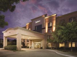 Radisson Hotel Dallas North-Addison, hotel in Galleria, Addison