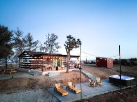 The Invisible Wind Cabin- Joshua Tree Amazing View, готель у місті Юкка-Валлі