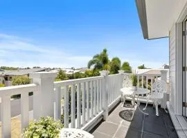 NEW HAVEN - Garden View Balcony