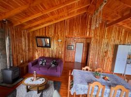 Cabaña con tinaja, holiday home in Lanco