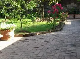 Loft con giardino in zona Appia Antica