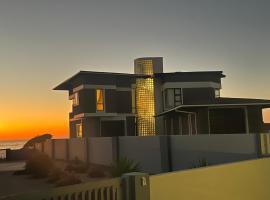 Beach House, alojamento com cozinha em Hentiesbaai