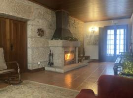 Casa das Mouras- Rio de Moinhos, hotel di Rio de Moinhos