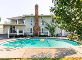 Waterfront house near the Niagara Falls/Canal/Canadian Border