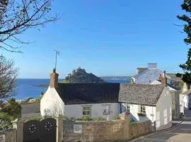 Cosy Cottage Central Marazion with Parking