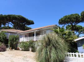 GASMIM41 - Golfe de St-Tropez - Chalet 3 chambres climatisé dans domaine privé, Hotel in Gassin