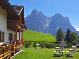 Kachlerhof, farmstay di Castelrotto