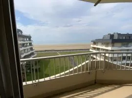 451 - Appartement à ERQUY, en bordure de la très belle plage de CAROUAL