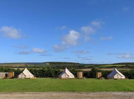 Penhallow Glampsite, hotelli kohteessa Truro