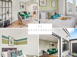 Fabulous Wimbledon 3 Bed Apartment with Outside Space, κατάλυμα με κουζίνα στο Λονδίνο