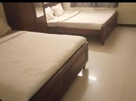 Renu residency, hotel with parking in Marudhamalai