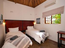 2 bed apartment with pool - 2126, hotel in Victoria Falls