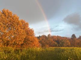 Hipsy-Gipsy retreat-ranch, feriebolig i Heede