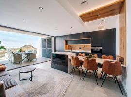 Prachtig luxe appartement met rooftop privézwembad: Rojales'te bir otel