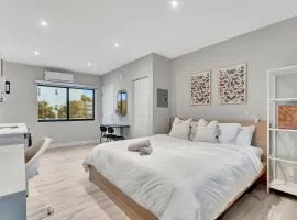 Studio Right off Las Olas - Steps to FTL Beach 2B